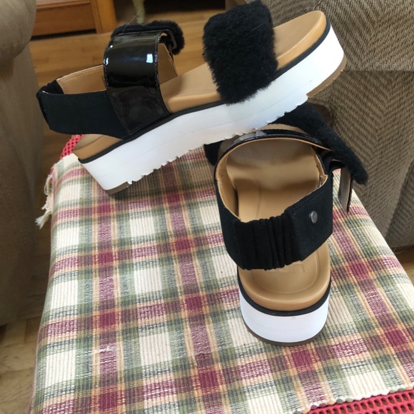 Ugg Fur Lined Sandals Brand New size 7 - Picture 9 of 16